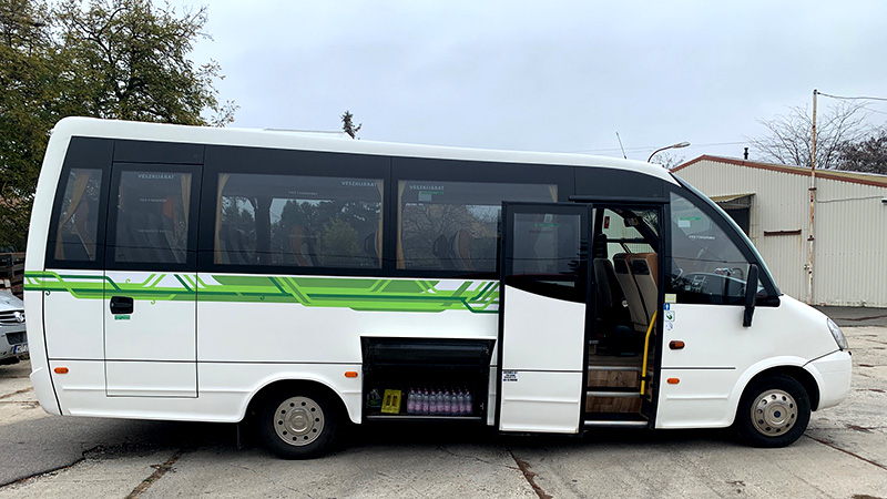 23+2 fős Iveco Wing midibusz